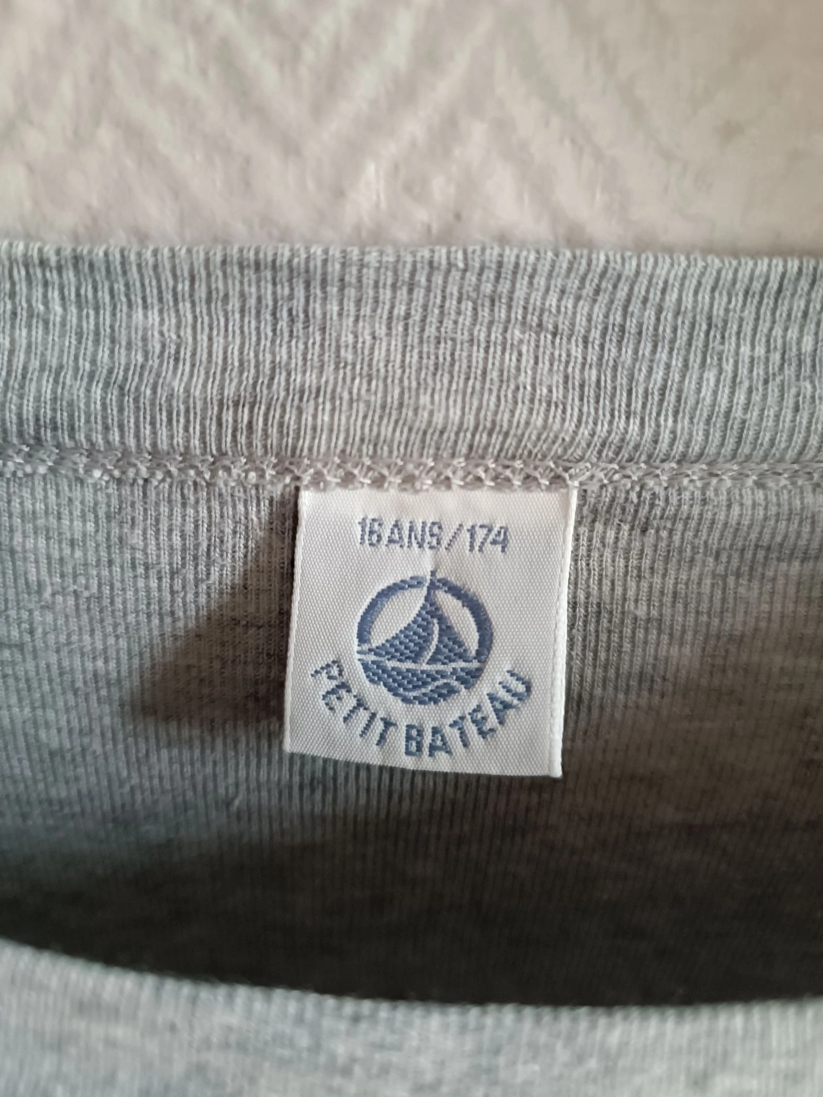 Petit Bateau long-sleeved grey heather t-shirt 16 years – photo 2